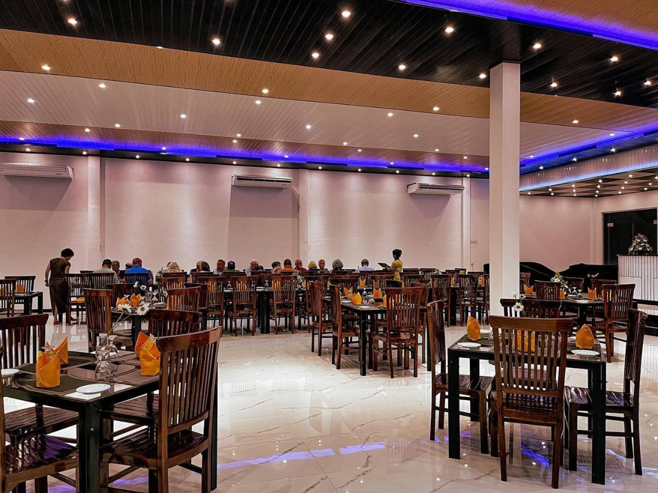 Acme Grand Hotel Habarana Exterior photo