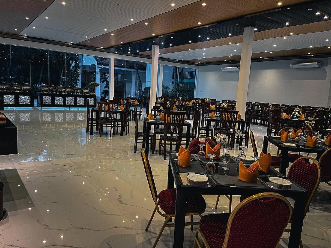 Acme Grand Hotel Habarana Exterior photo